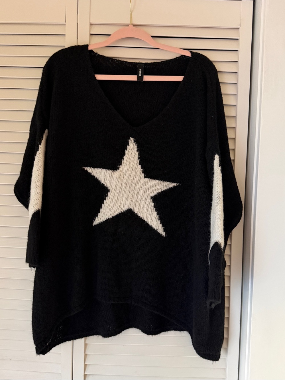 Venti 6 lBlack Star V-Neck Women's Sweater - White Star Detail